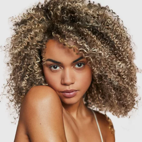 Kérastase BLOND ABSOLU Bain Ultra-Violet - semlegesítő hajfürdő sampon szőke és ősz hajra - 1000 ml