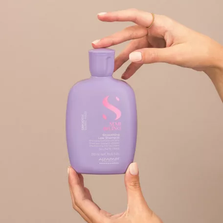 Alfaparf Semi Di Lino - Smooth Rebel Hair Smoothing Low Shampoo - 250 ml