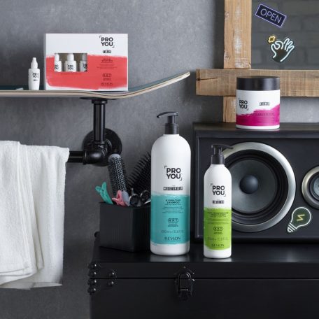 Revlon PRO YOU The Twister Curl Moisturizing Conditioner hidratáló kondicionáló göndör hajra 350 ml