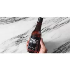  Redken BREWS - 3-In-1 - sampon, kondícionáló és tusfürdő - 300 ml