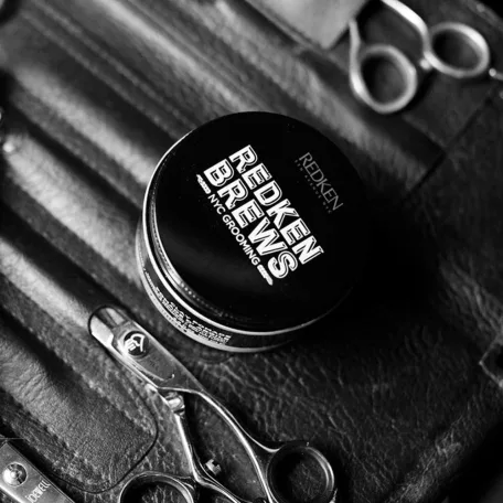 Redken BREWS - Clay Pomade - hajformázó wax - 100 ml