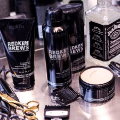 Redken BREWS - Work Hard Molding Paste - hajzselé - 150 ml